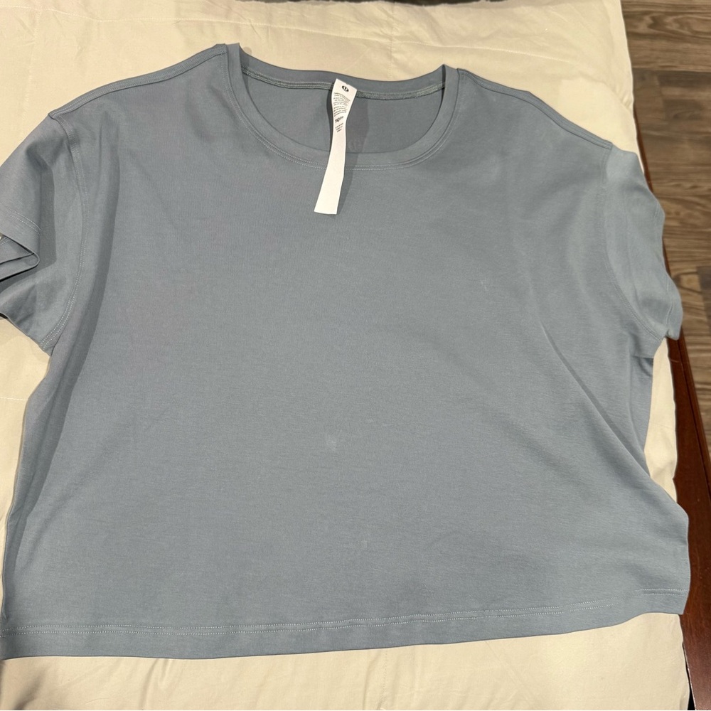 Lululemon Athletica Green Crop Relaxed Short Sleeve Tee